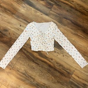 White Floral Aeropostale Long Sleeve Crop Top